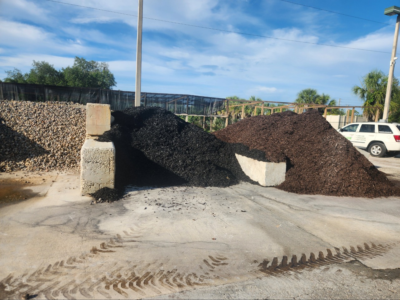 Bulk Mulch Landscape Supply | Fine Design Outdoor Solutions