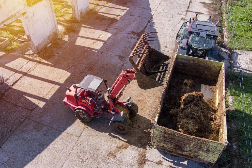 Bulk landscape material delivery for a Florida landscaping project