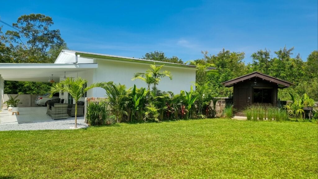Warm Florida climate contributing to pest activity around a home