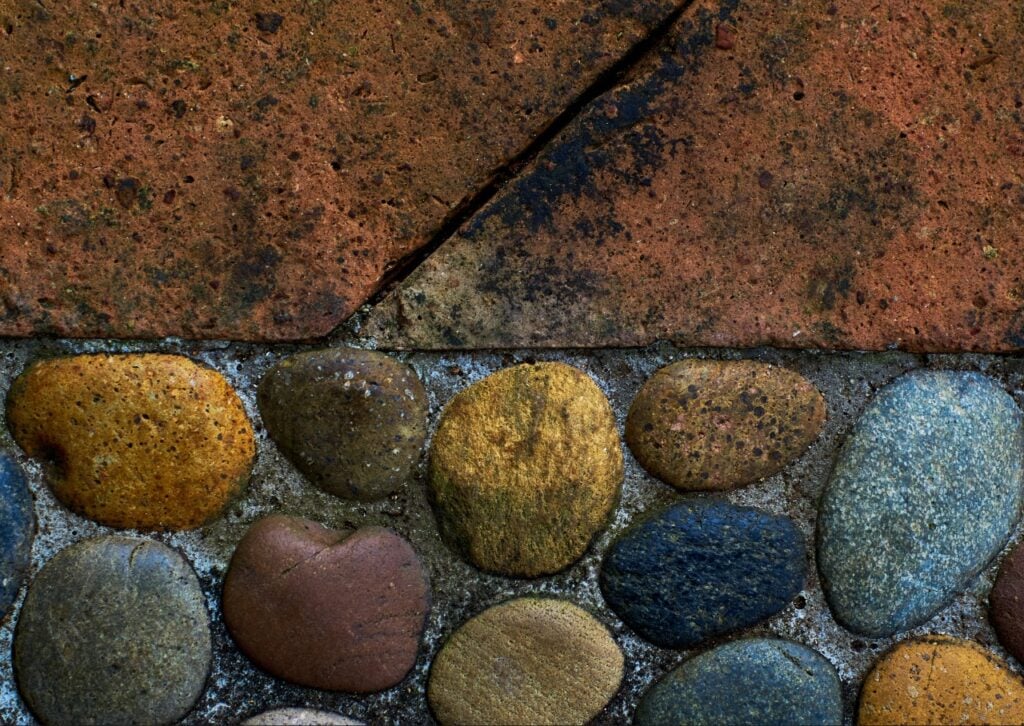 Landscape stone color complementing a Florida home exterior
